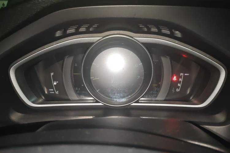 Used Volvo V40 2017 T3 Zhiyi Edition Instrument Cluster