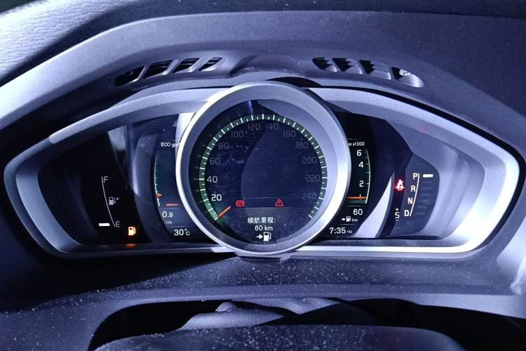 Used Volvo V40 2017 T3 Zhiyi Edition Instrument Cluster