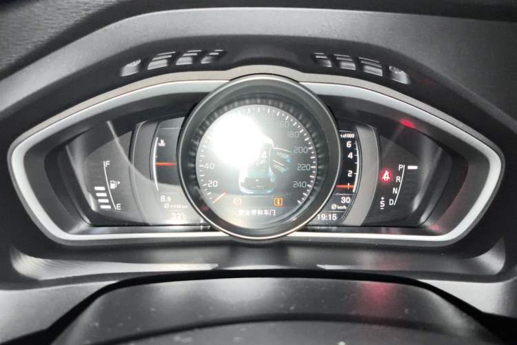 Used Volvo V40 2017 T3 Zhiyi Edition Instrument Cluster