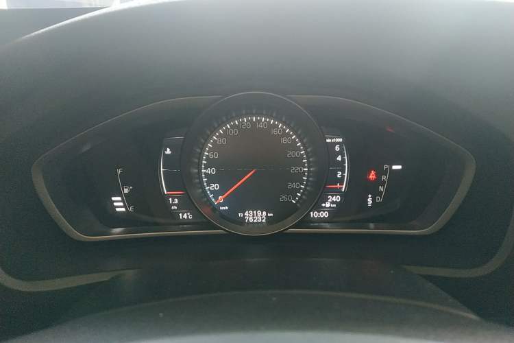 Used Volvo V40 2017 T3 Smart Edition Instrument Cluster