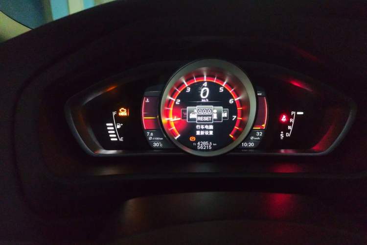 Used Volvo V40 2017 T3 Zhiyi Edition Instrument Cluster