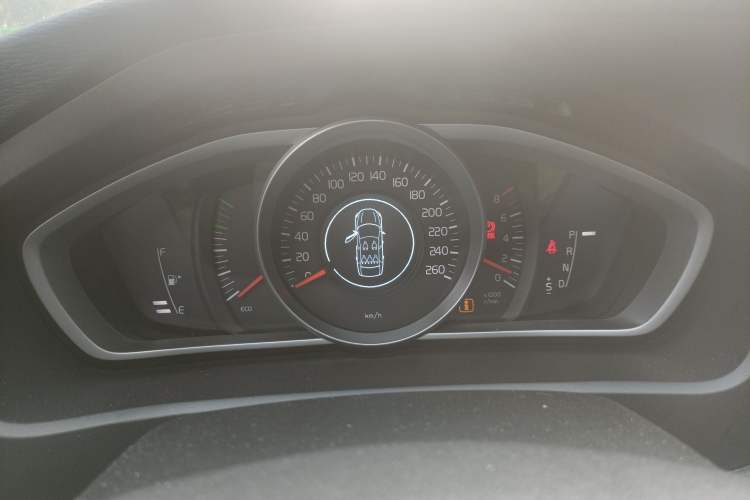 Used Volvo V40 2017 T3 Smart Edition Instrument Cluster