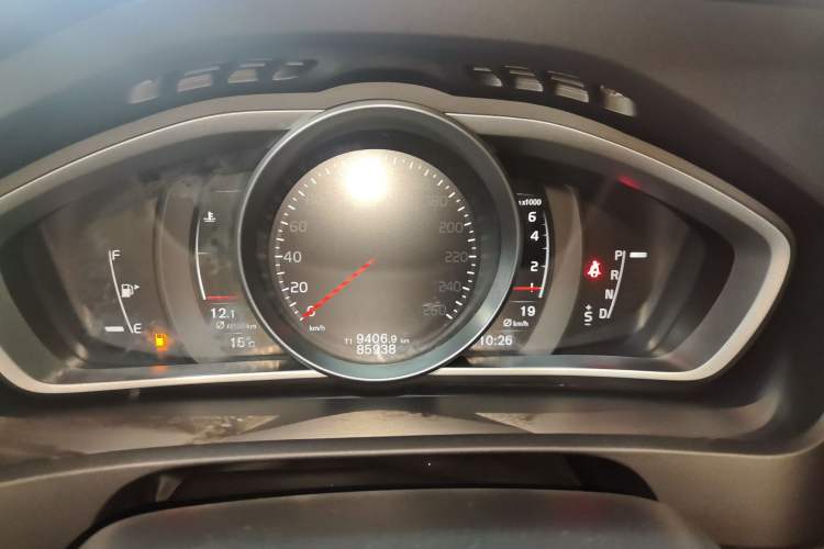 Used Volvo V40 2017 T3 Zhiyi Edition Instrument Cluster
