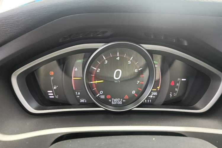 Used Volvo V40 2017 T3 Zhiyi Edition Instrument Cluster