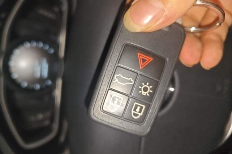Used Volvo V40 2017 T3 Zhiya Edition Interior 1