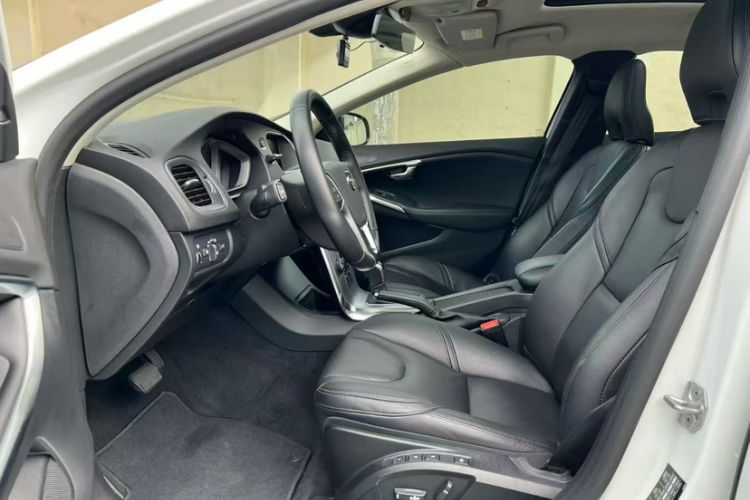 Used Volvo V40 2017 T3 Zhiya Edition Interior 1
