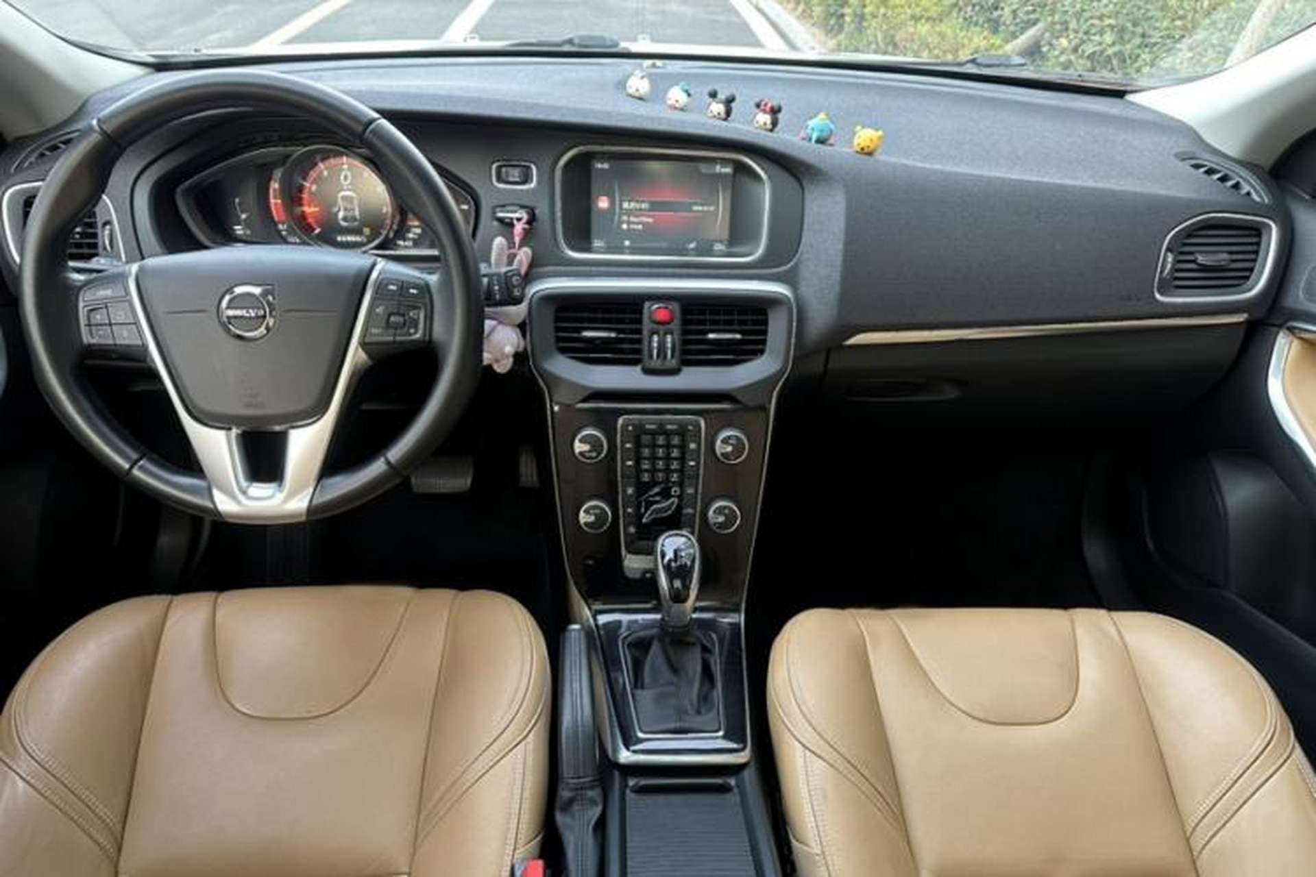 Used Volvo V40 2017 T3 Zhiyi Edition Interior 1