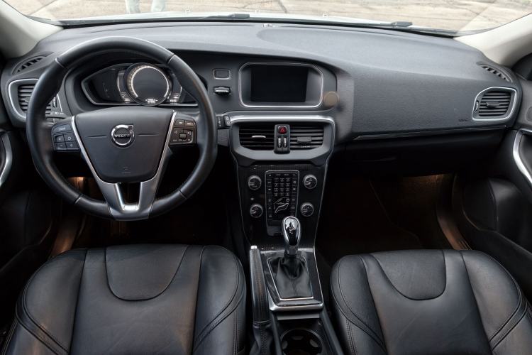 Used Volvo V40 2017 T3 Zhiyi Edition Interior 2