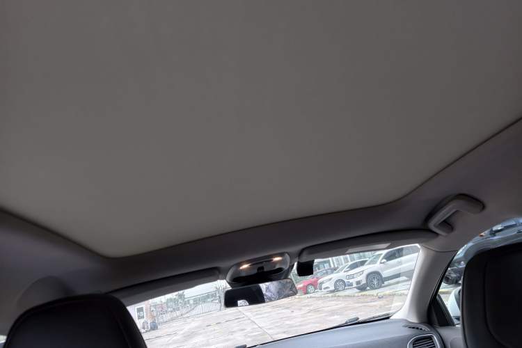 Used Volvo V40 2017 T3 Zhiyi Edition Interior 3