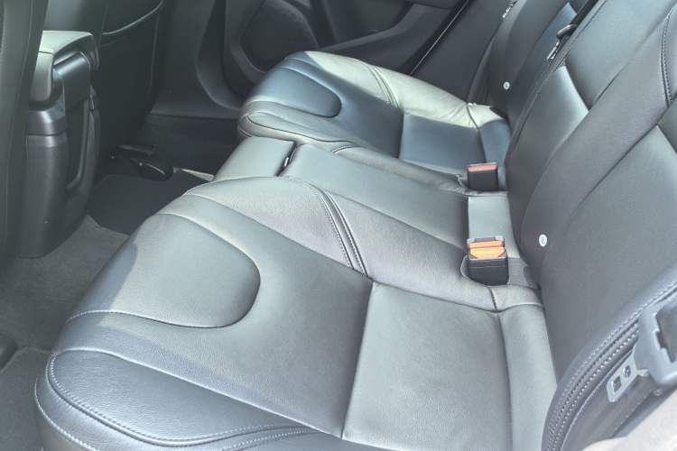 Used Volvo V40 2017 T3 Zhiya Edition Interior 4