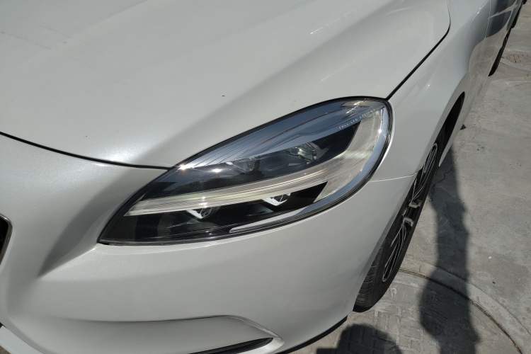 Used Volvo V40 2017 T3 Zhiyi Edition Left Front Headlight