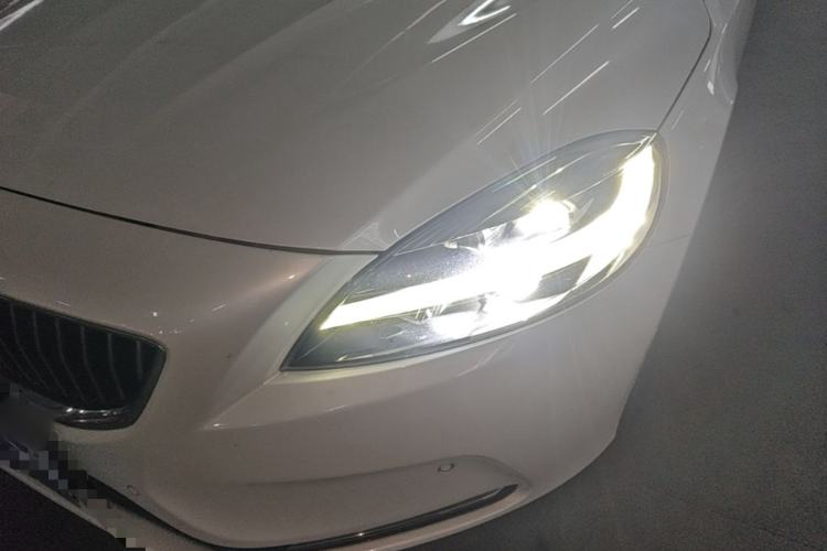 Used Volvo V40 2017 T3 Zhiya Edition Left Front Headlight