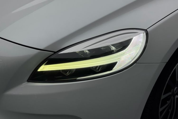 Used Volvo V40 2017 T3 Zhiyi Edition Left Front Headlight