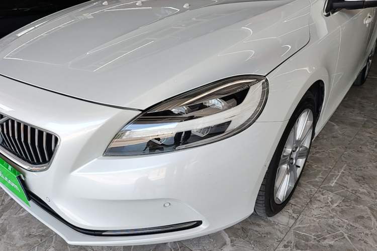 Used Volvo V40 2017 T3 Zhiya Edition Left Front Headlight