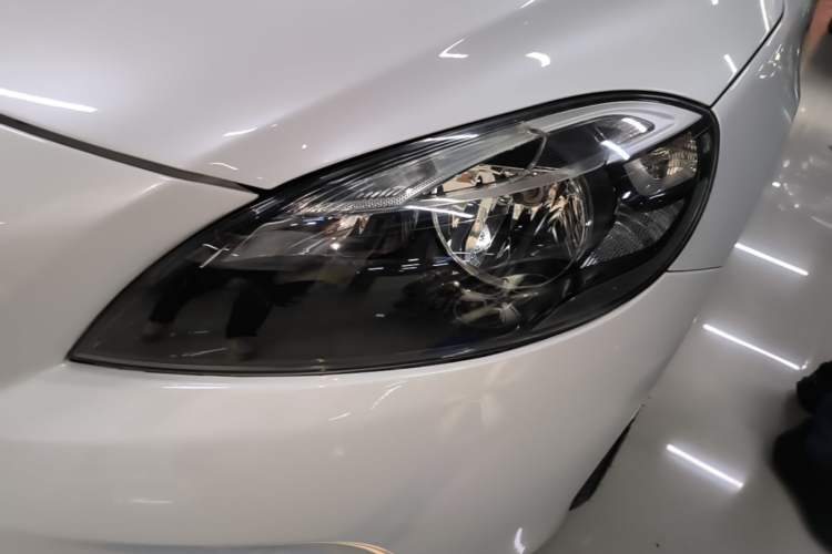 Used Volvo V40 2017 T3 Zhiyi Edition Left Front Headlight