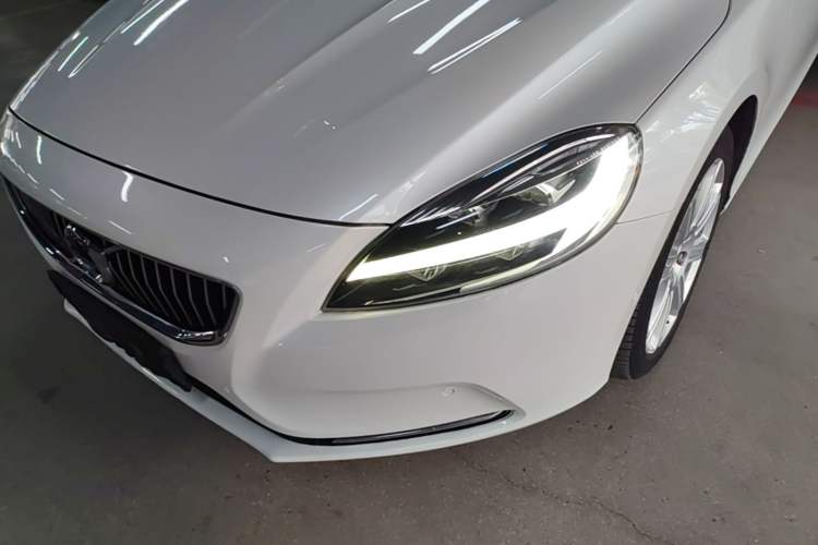 Used Volvo V40 2017 T3 Zhiya Edition Left Front Headlight