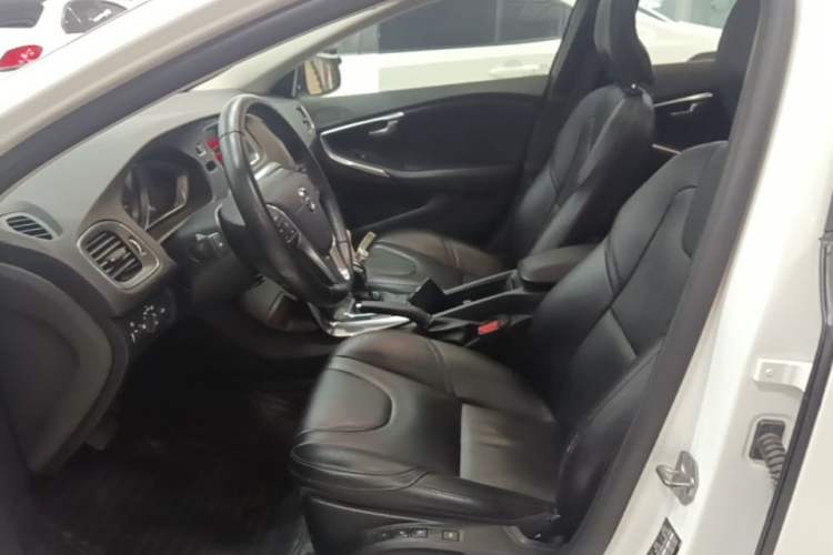 Used Volvo V40 2017 T3 Zhiyi Edition Left Front Seat