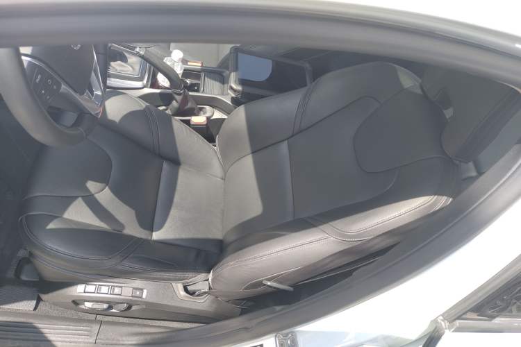 Used Volvo V40 2017 T3 Zhiyi Edition Left Front Seat