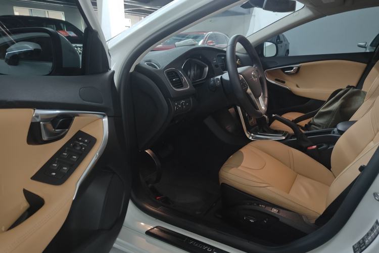 Used Volvo V40 2017 T3 Zhiyi Edition Left Front Seat
