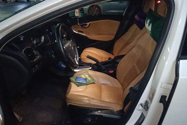 Used Volvo V40 2017 T3 Zhiyi Edition Left Front Seat