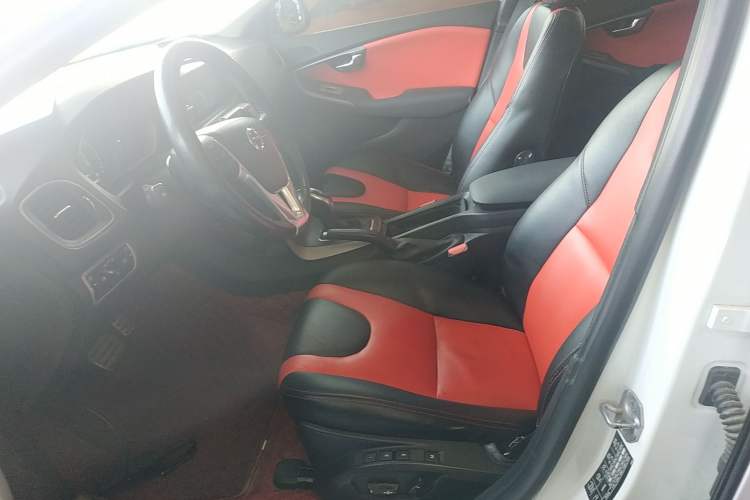 Used Volvo V40 2017 T3 Smart Edition Left Front Seat
