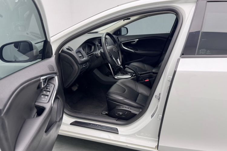 Used Volvo V40 2017 T3 Zhiyi Edition Left Front Seat