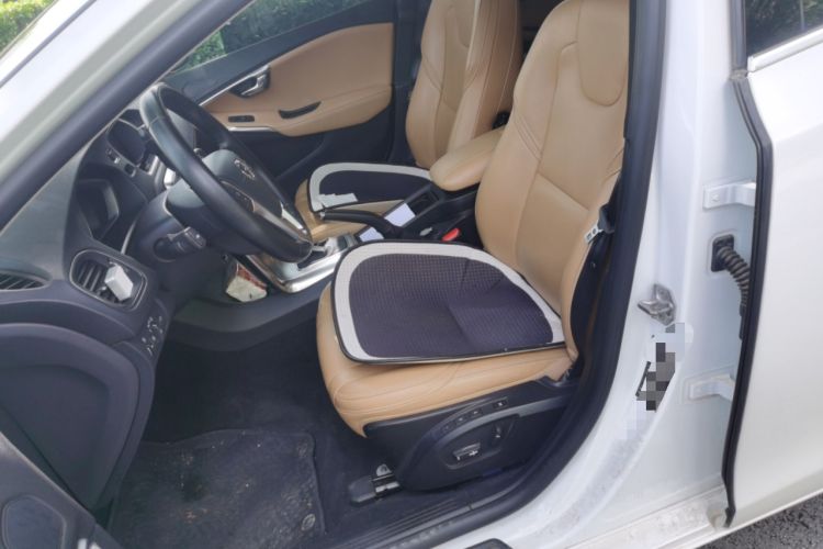 Used Volvo V40 2017 T4 Smart Luxury Edition Left Front Seat