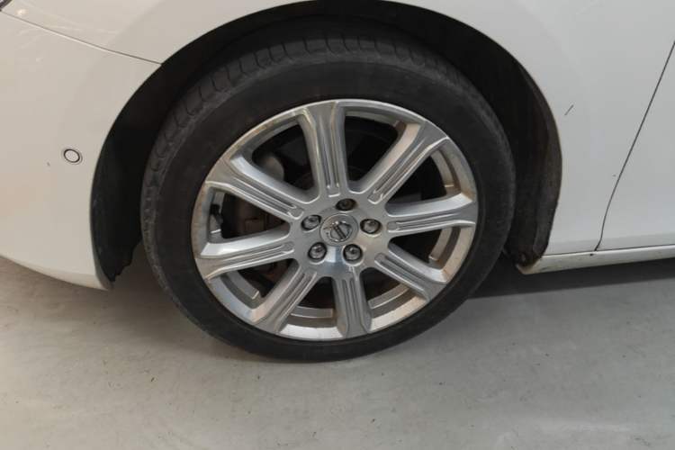 Used Volvo V40 2017 T3 Zhiya Edition Left Front Wheel Hub