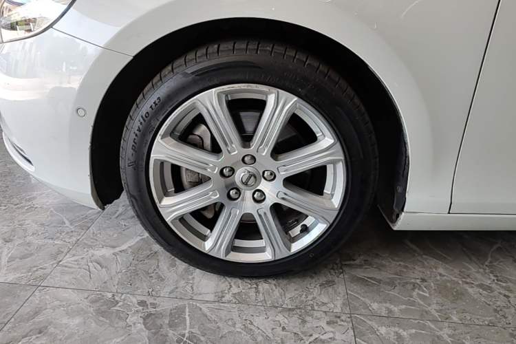 Used Volvo V40 2017 T3 Zhiya Edition Left Front Wheel Hub