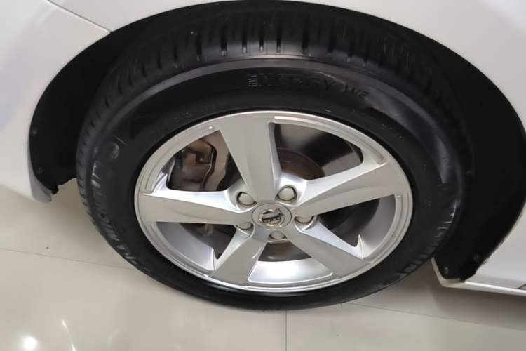 Used Volvo V40 2017 T3 Zhiyi Edition Left Front Wheel Hub