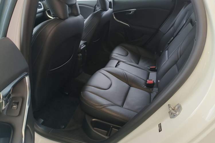 Used Volvo V40 2017 T3 Zhiya Edition Left Rear Seat
