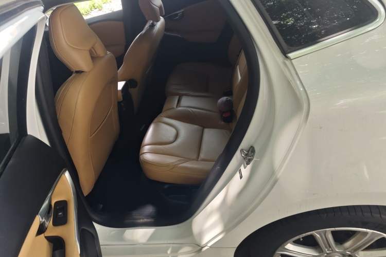 Used Volvo V40 2017 T3 Zhiya Edition Left Rear Seat