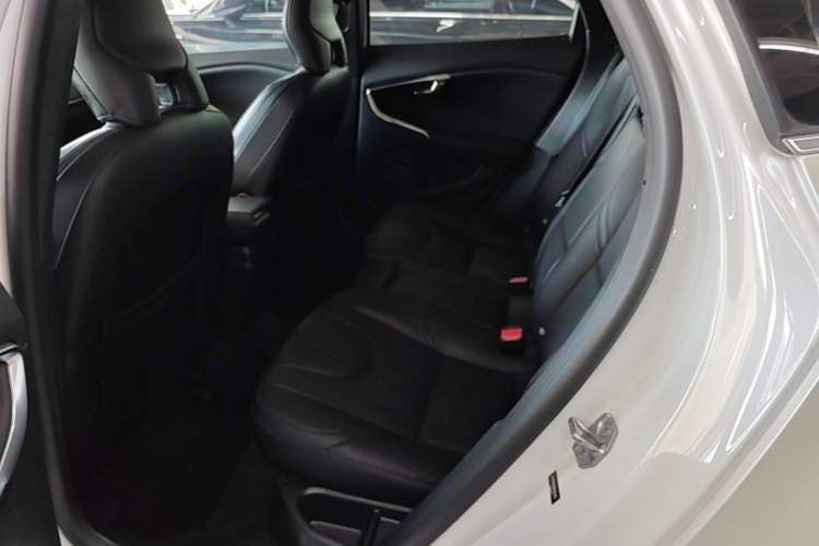 Used Volvo V40 2017 T3 Zhiya Edition Left Rear Seat