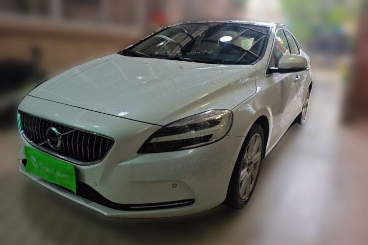 Used Volvo V40 2017 T3 Zhiya Edition Guazi used car, China used car export, Used car for sale, Used cars, Cheapest cars for sale