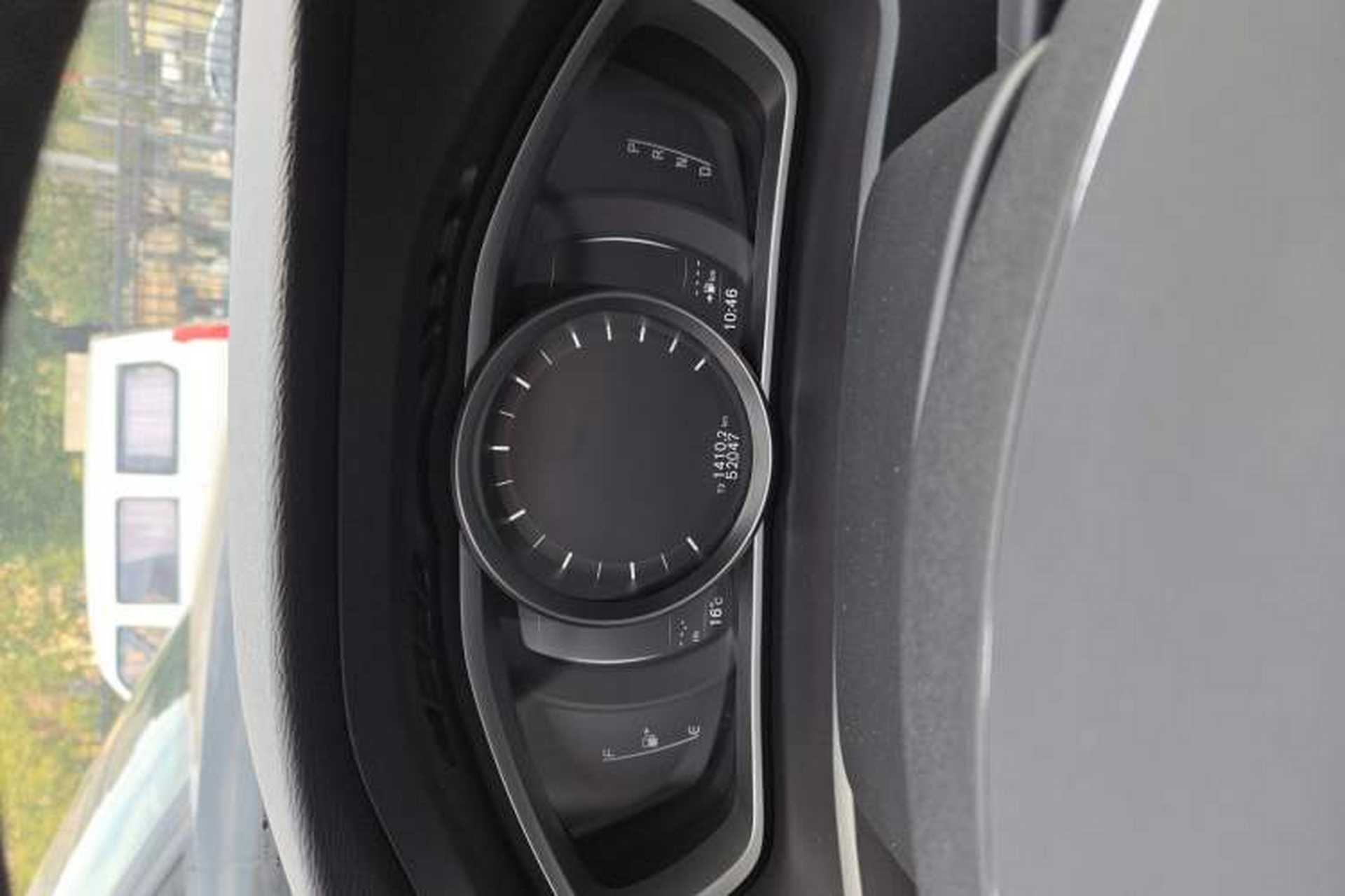 Used Volvo V40 2017 T4 Smart Luxury Edition Odometer Close Up