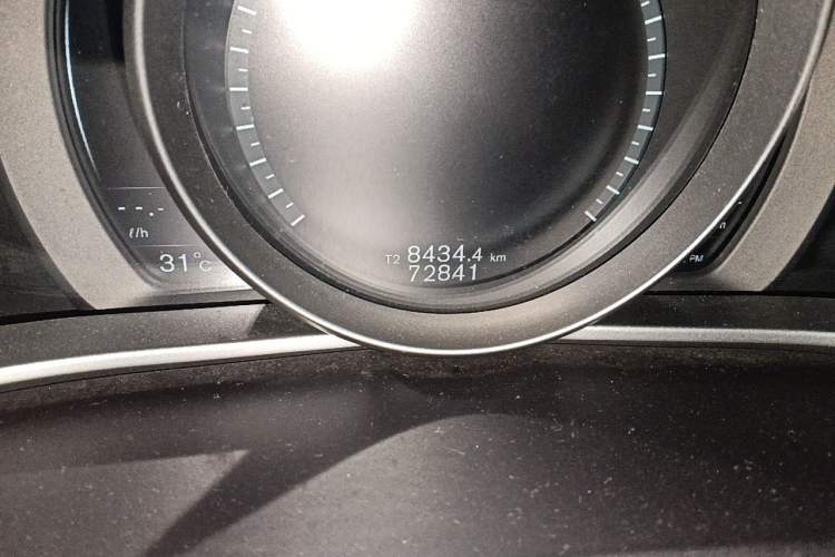 Used Volvo V40 2017 T3 Zhiyi Edition Odometer Close Up