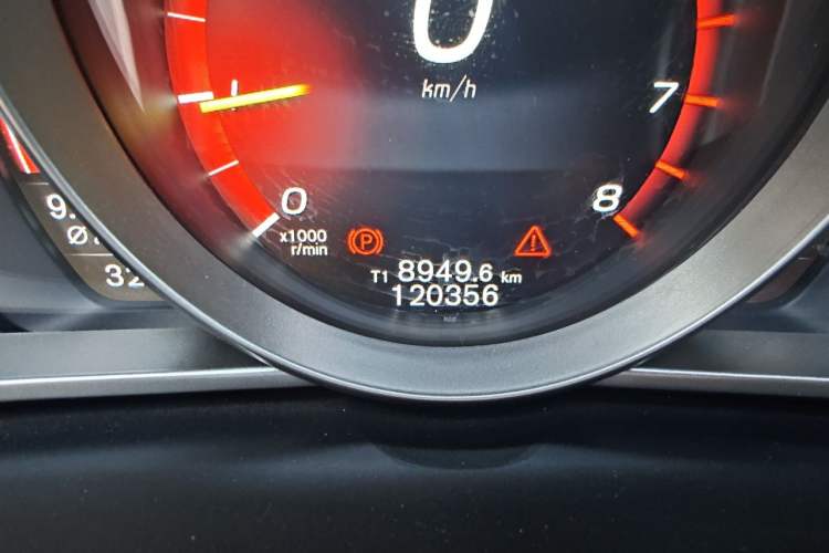 Used Volvo V40 2017 T3 Zhiyi Edition Odometer Close Up