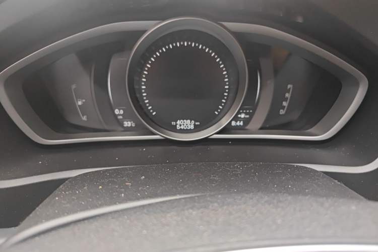 Used Volvo V40 2017 T3 Zhiyi Edition Odometer Close Up