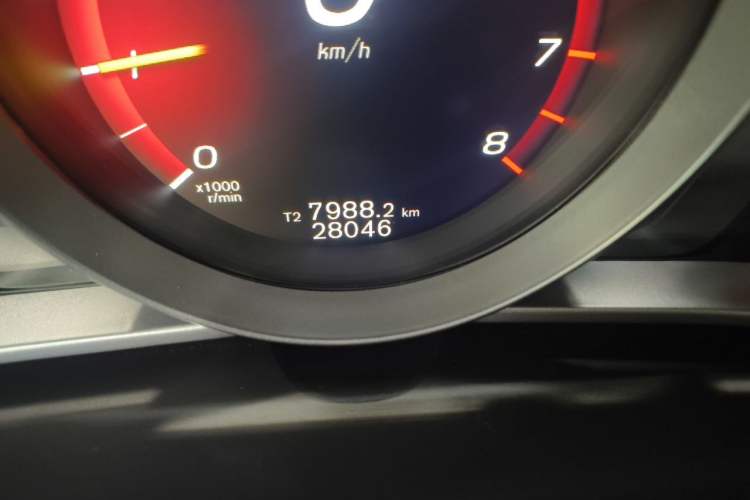Used Volvo V40 2017 T3 Zhiyi Edition Odometer Close Up