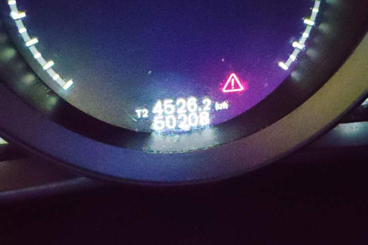 Used Volvo V40 2017 T3 Zhiyi Edition Odometer Close Up