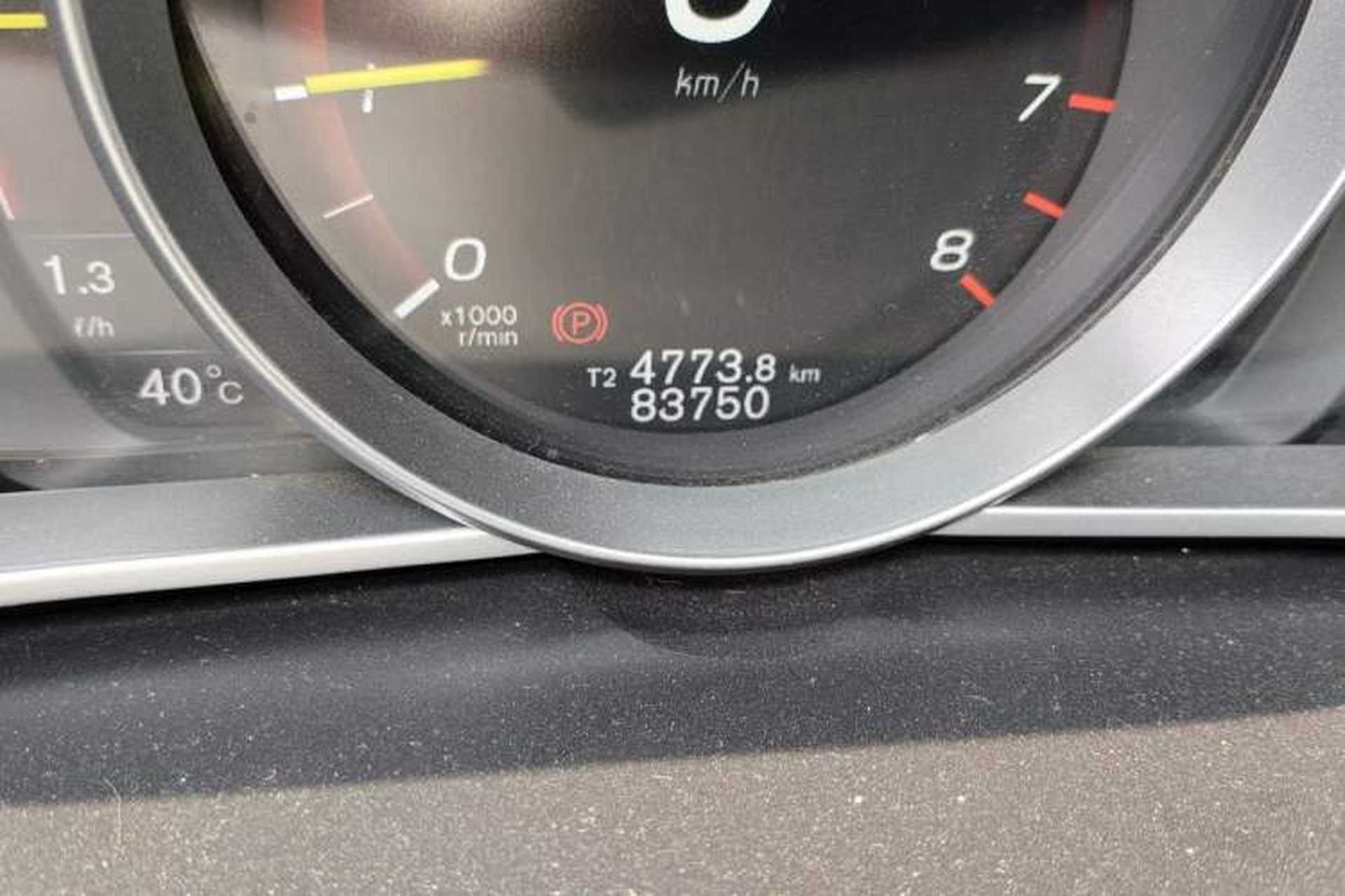 Used Volvo V40 2017 T3 Zhiya Edition Odometer Close Up