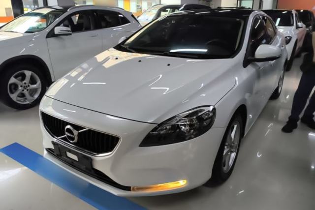 Used Volvo V40 2017 T3 Zhiyi Edition