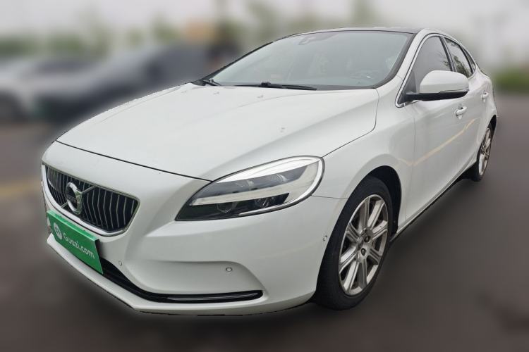 Used Volvo V40 2017 T3 Zhiya Edition Guazi used car, China used car export, Used car for sale, Used  cars, Cheapest cars for sale