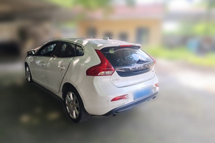 Used Volvo V40 2017 T3 Zhiya Edition Rear Left 45 Deg