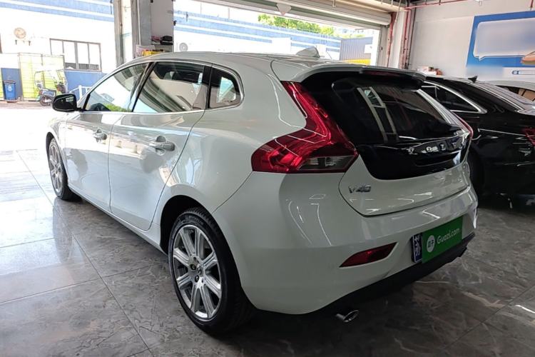 Used Volvo V40 2017 T3 Zhiya Edition Rear Left 45 Deg