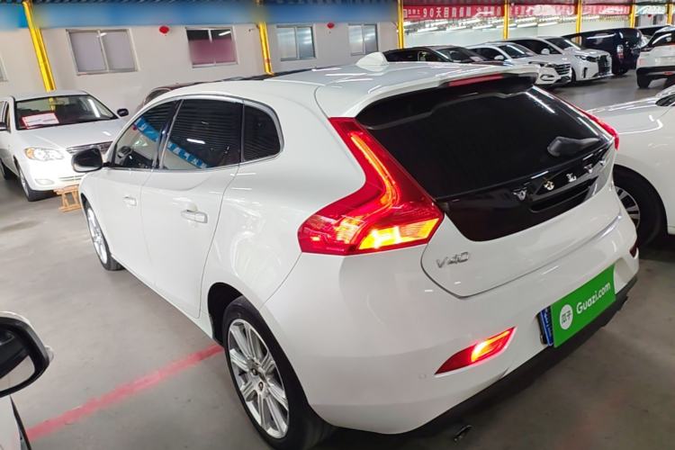 Used Volvo V40 2017 T3 Zhiya Edition Rear Left 45 Deg