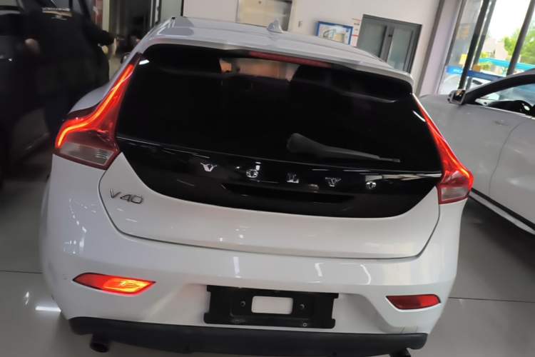 Used Volvo V40 2017 T3 Zhiyi Edition Rear