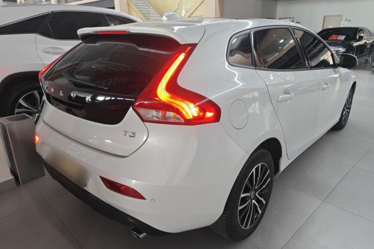Used Volvo V40 2017 T3 Zhiyi Edition Rear Right 45 Deg