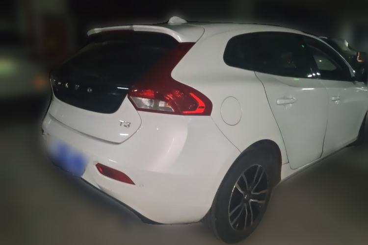 Used Volvo V40 2017 T3 Zhiyi Edition Rear Right 45 Deg