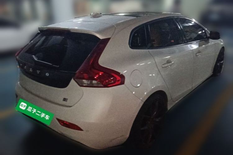 Used Volvo V40 2017 T3 Zhiyi Edition Rear Right 45 Deg